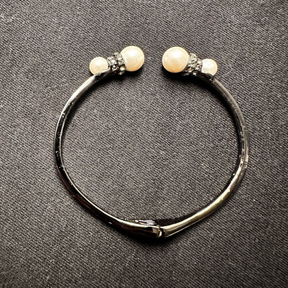 GIVENCHY Gunmetal Pearl Cuff Bracelet ✨ - Picture 4 of 4